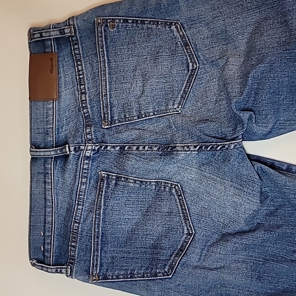 MADEWELL Skinny 9" Mid Rise Distressed Jeans Raw Hem - Picture 8 of 9